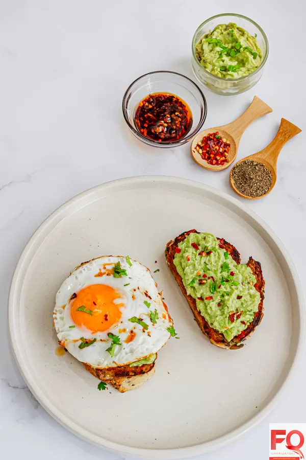 2-Avocado toast with eggs